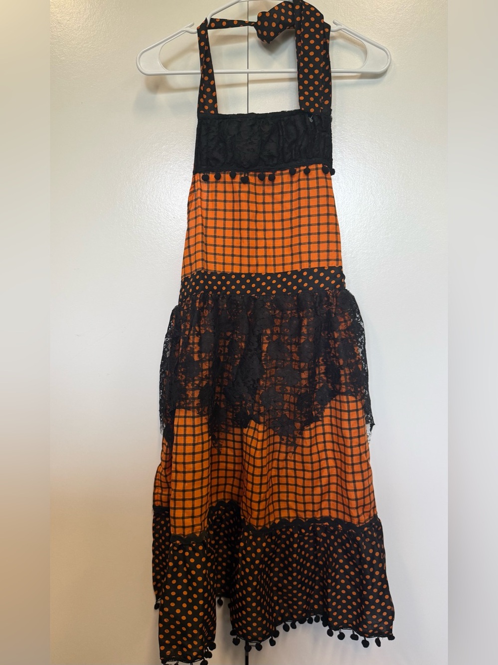 NEW Pier 1 Orange and Black fall Halloween apron - craft shows or kitchen.